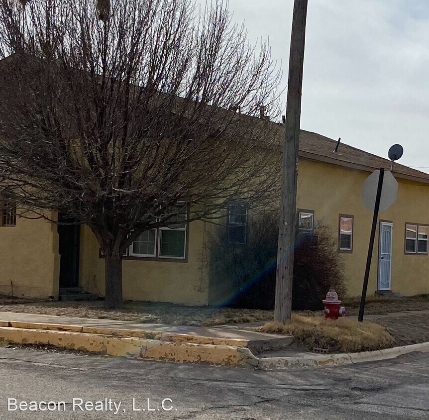 Primary Photo - 1 br, 1 bath House - 300 S Ave A