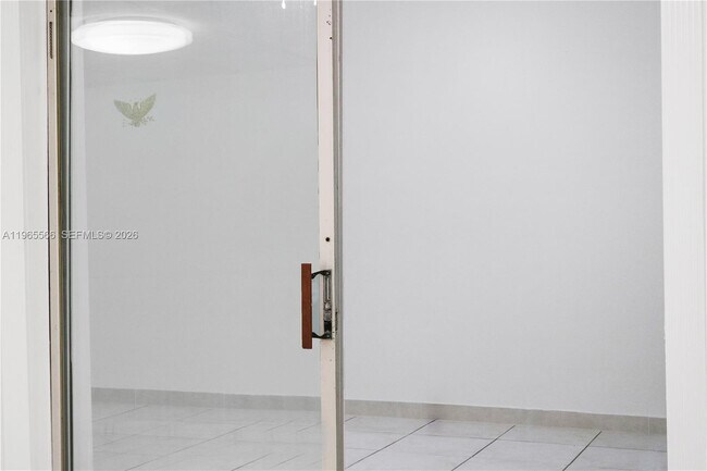 Foto del edificio - 5831 Taylor St