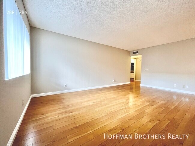 Building Photo - 626 E Verdugo Ave