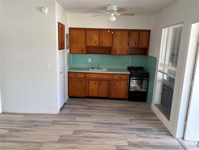 Foto del edificio - 2738 NE 32nd St