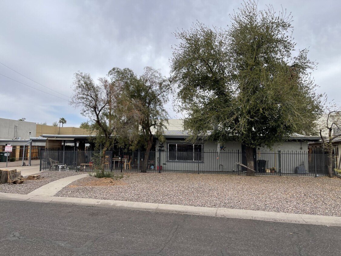 Primary Photo - 3628 E Verde Ln