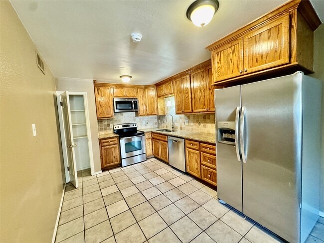 Building Photo - 2201 N Grand Blvd