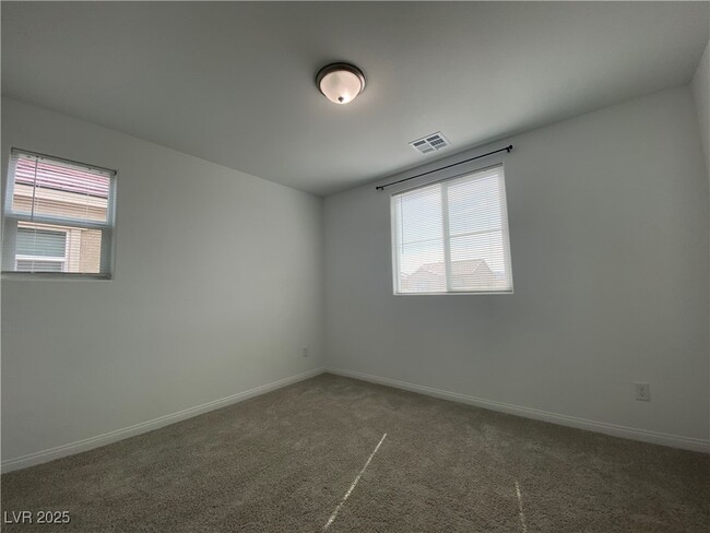 Building Photo - 412 Desert Cadence St