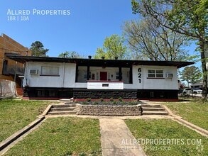 Building Photo - 621 N Leverett