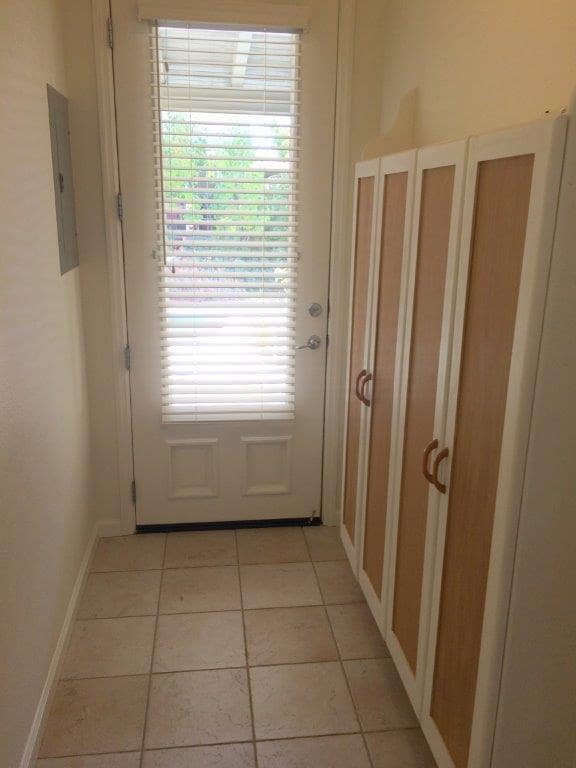 Entry way - 655 Nicklaus St
