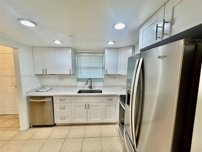 Foto del edificio - 9375 Fontainebleau Blvd