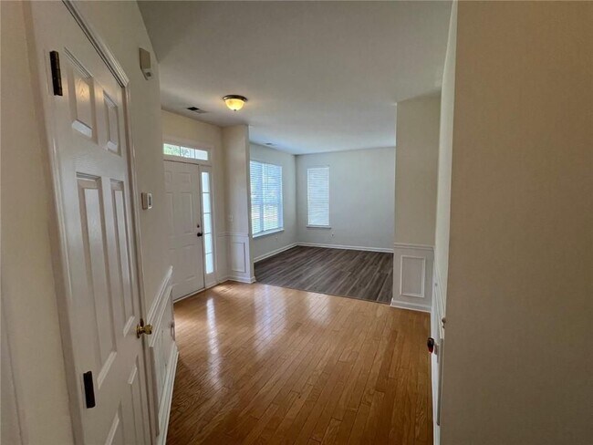 Foto del edificio - 421 Holland Springs Dr NW