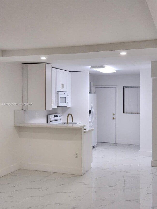 2 bedroom in North Miami Beach FL 33179 - 2 bedroom in North Miami Beach FL 33179 Apartment