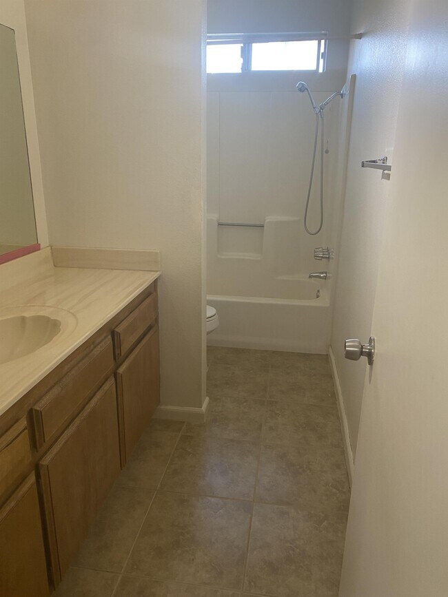 Building Photo - 4712 Millbrook Way