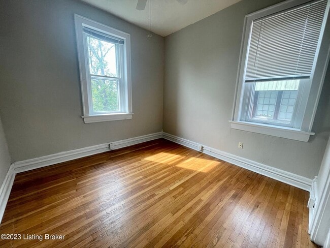 Building Photo - 409 W Gaulbert Ave
