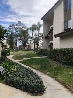 Beautiful grounds - 21500 Califa St
