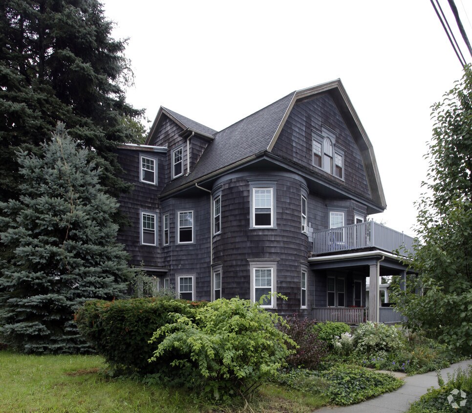 Foto principal - 11 W Elm Ave