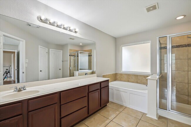 Foto del edificio - 2615 Magnolia Fair Way
