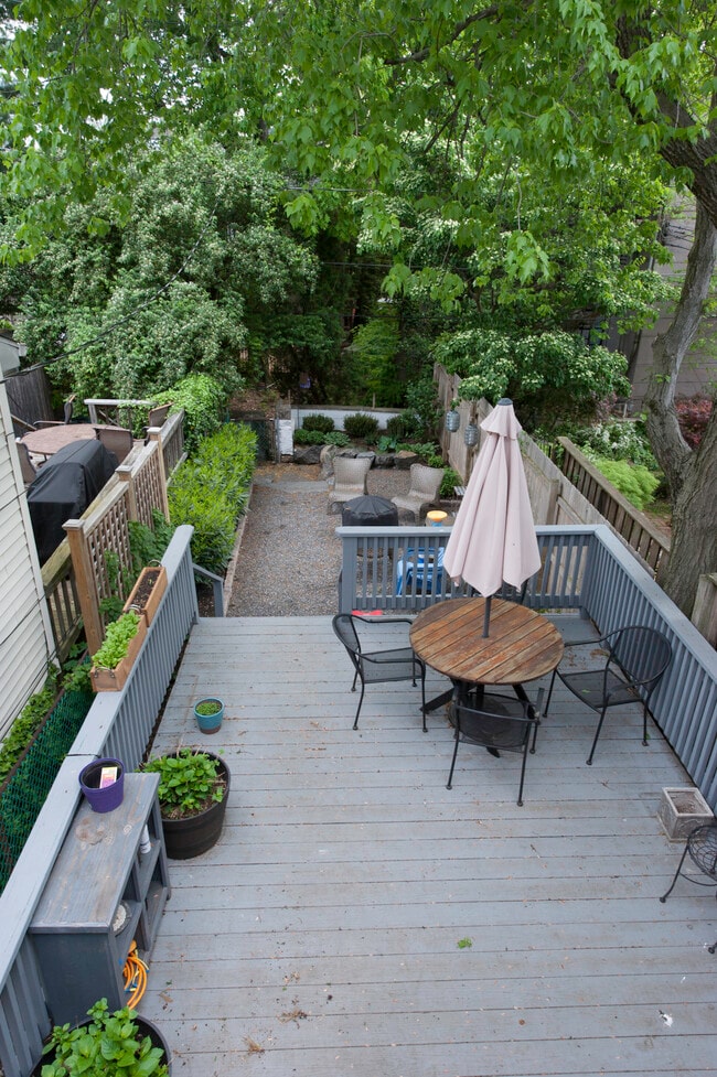 Building Photo - 1809 Lovering Ave