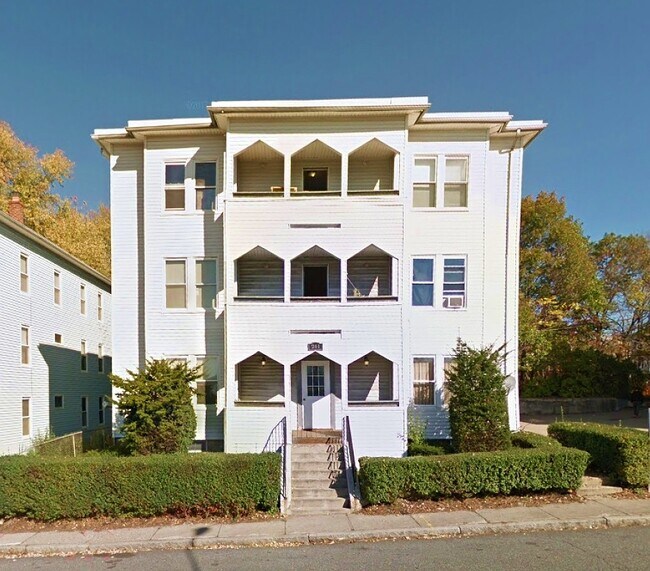 Building Photo - 261 Chandler St