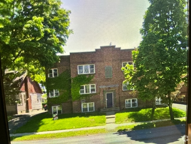 Building Photo - 1098 Western Ave