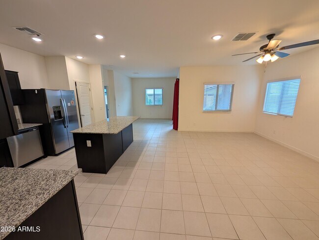 Foto del edificio - 2769 E Fossil Rdg Rd