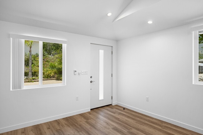 Building Photo - 5135 Finehill Ave