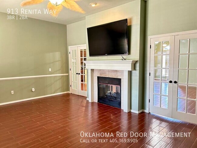 Building Photo - 913 Renita Way