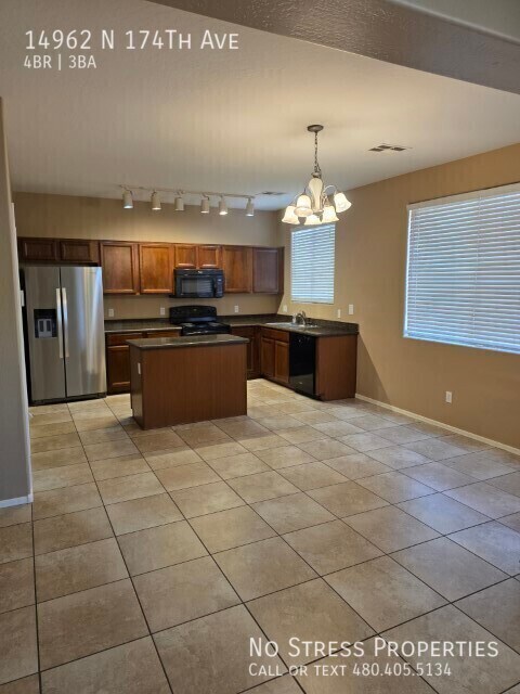 Foto del edificio - 14962 N 174th Ave