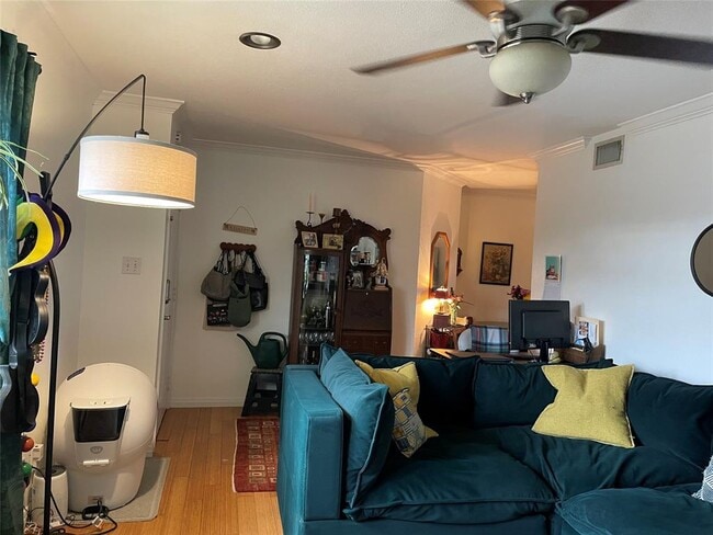 Building Photo - 900 S Lamar Blvd