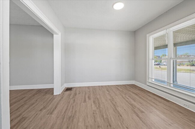 Building Photo - 447 N Sherman Dr