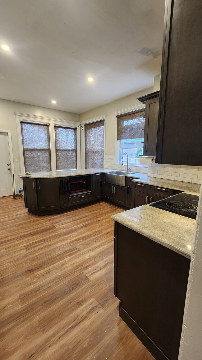 Kitchen #1 - 304 E 31st St