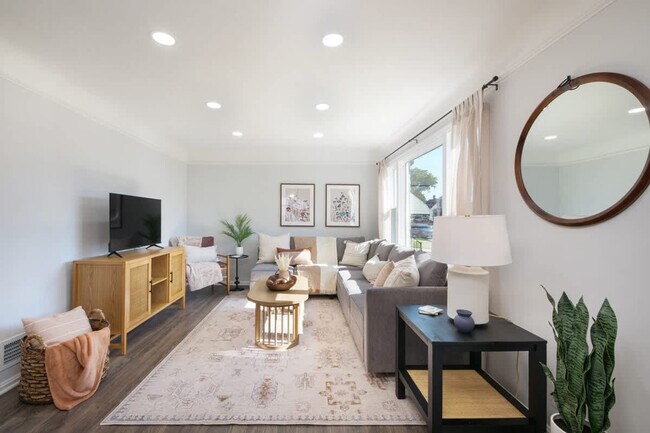 Foto del edificio - 7906 Lanyard Dr