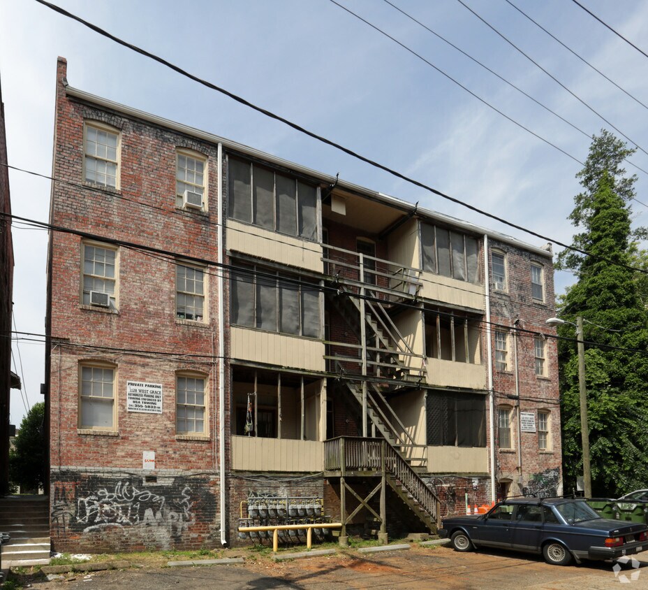 Building Photo - 1128 W Grace St