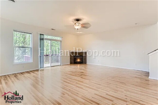 Foto del edificio - Gorgeous & Spacious Home 3 beds 2 baths wi...