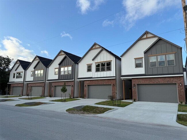Building Photo - 8430 Vogue Ln