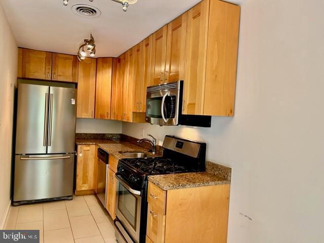 Foto del edificio - 1565 N Colonial Terrace