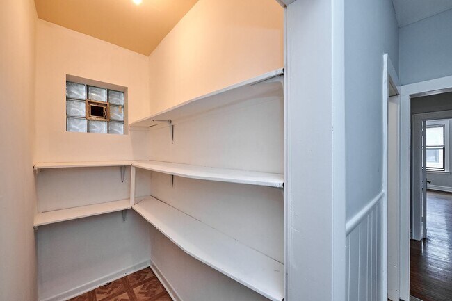 Foto del edificio - 5453 S Everett Ave