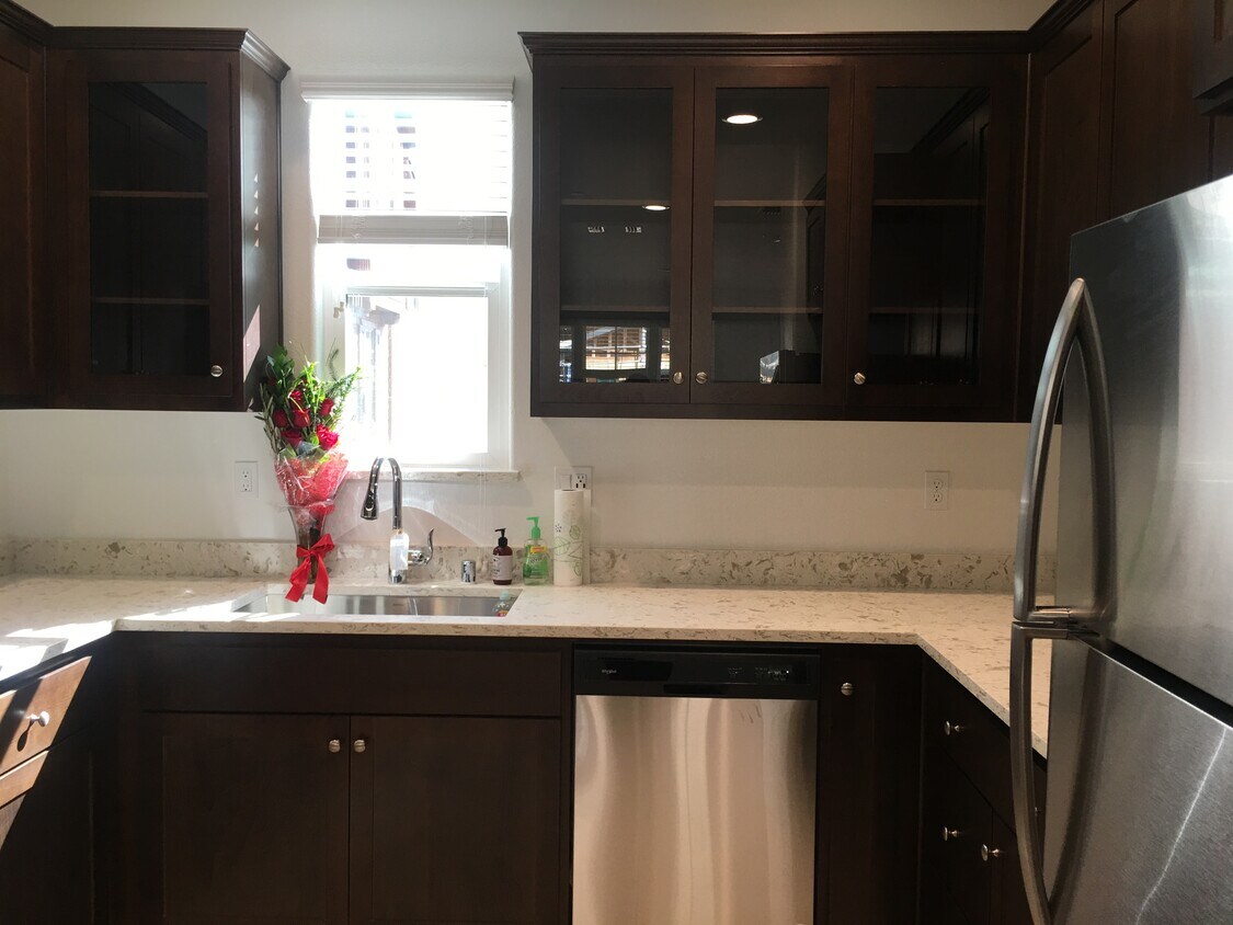 Foto principal - 3416 Pyramid Way
