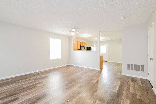 Foto del edificio - 4644 Kenross Dr