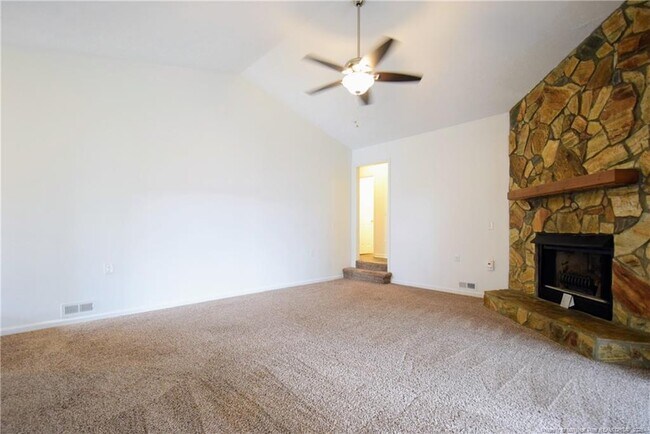 Foto del edificio - 7128 Dayspring Dr