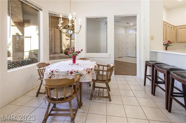 Foto del edificio - 3033 Highland Falls Dr