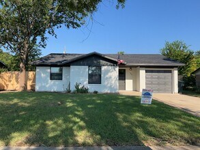 Building Photo - 1801 Hammond Dr