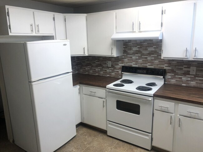 Building Photo - 1114 Main Ave