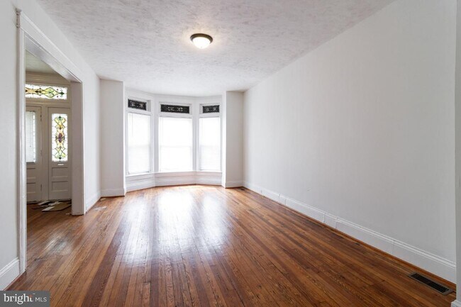 Foto del edificio - 2408 Harlem Ave