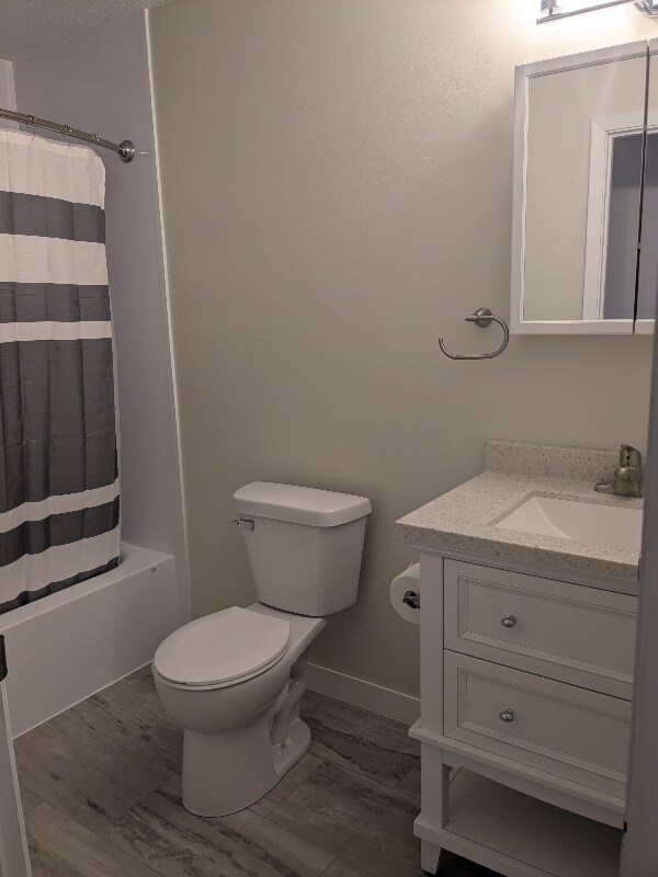 Foto del edificio - 1328 Colonial Ln