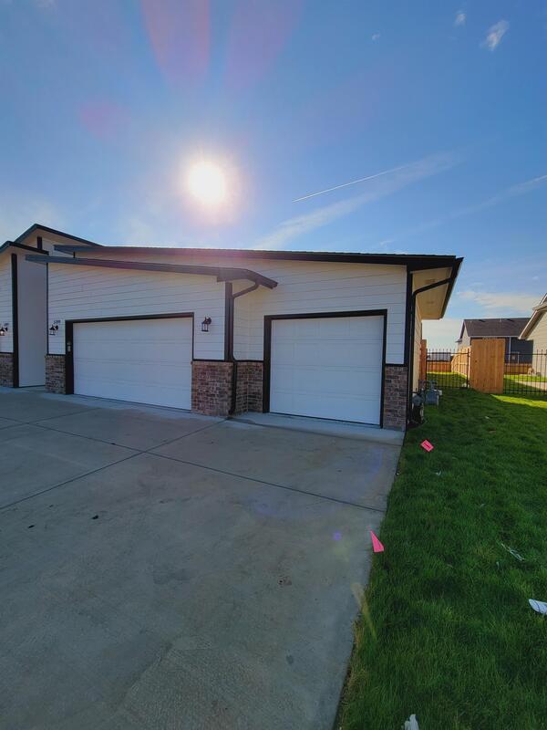 Building Photo - 5289 N Toben Ct