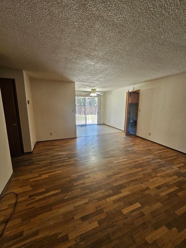 Foto del edificio - Home in Ideal Location with Large Backyard!
