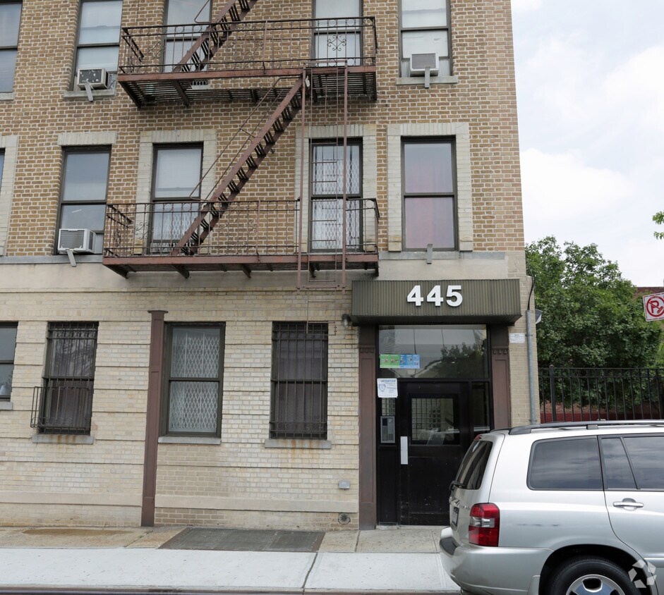 Building Photo - 445 E 174th