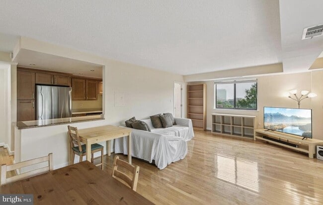 Photo - 1401 N Rhodes St Apartment