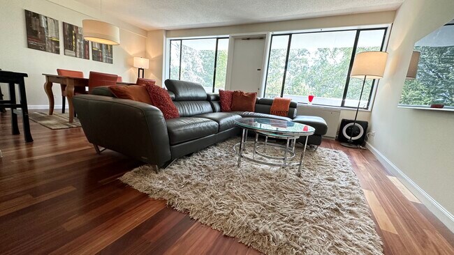 Foto del edificio - 4501 Arlington Blvd