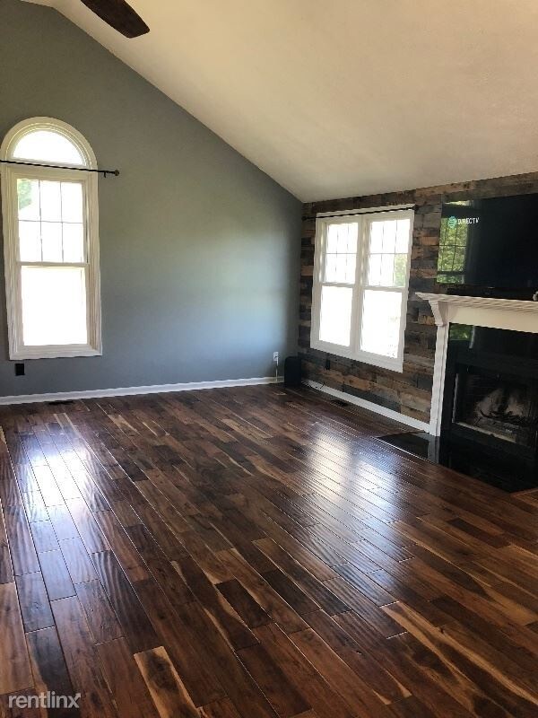 Building Photo - 4 br, 3 bath House - 12 Princess St
