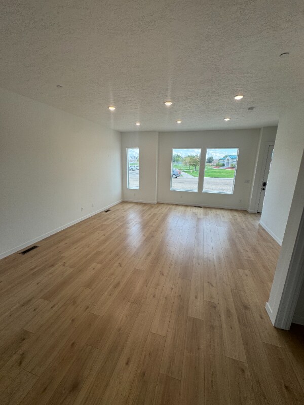 Foto del edificio - 601 Stampede Dr