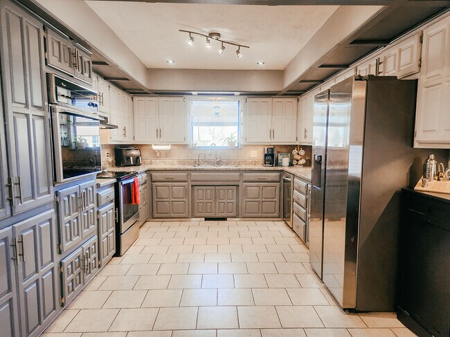 Foto del edificio - 310 Lacey Dr