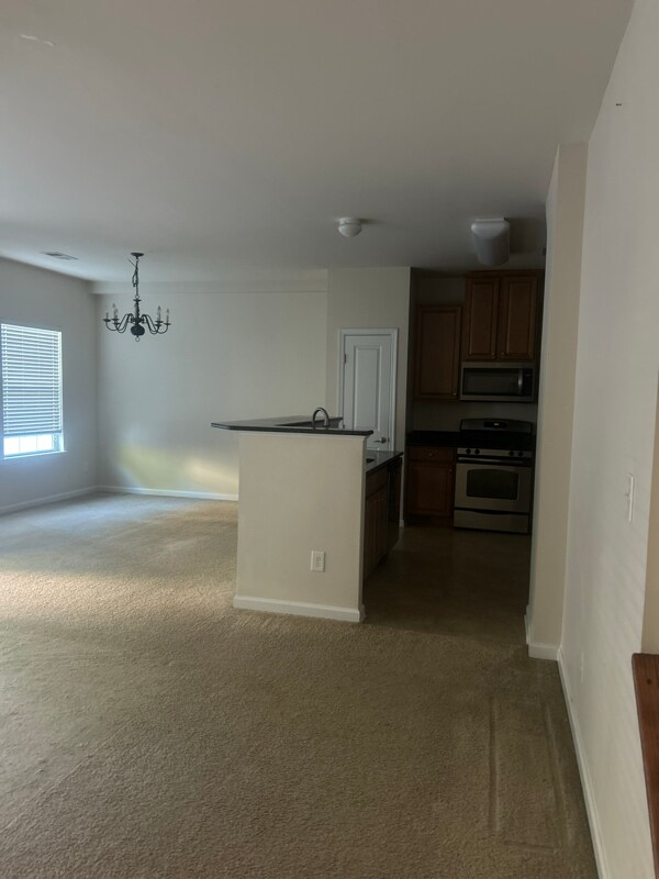 Foto del edificio - 9341 Alice McGinn Drive